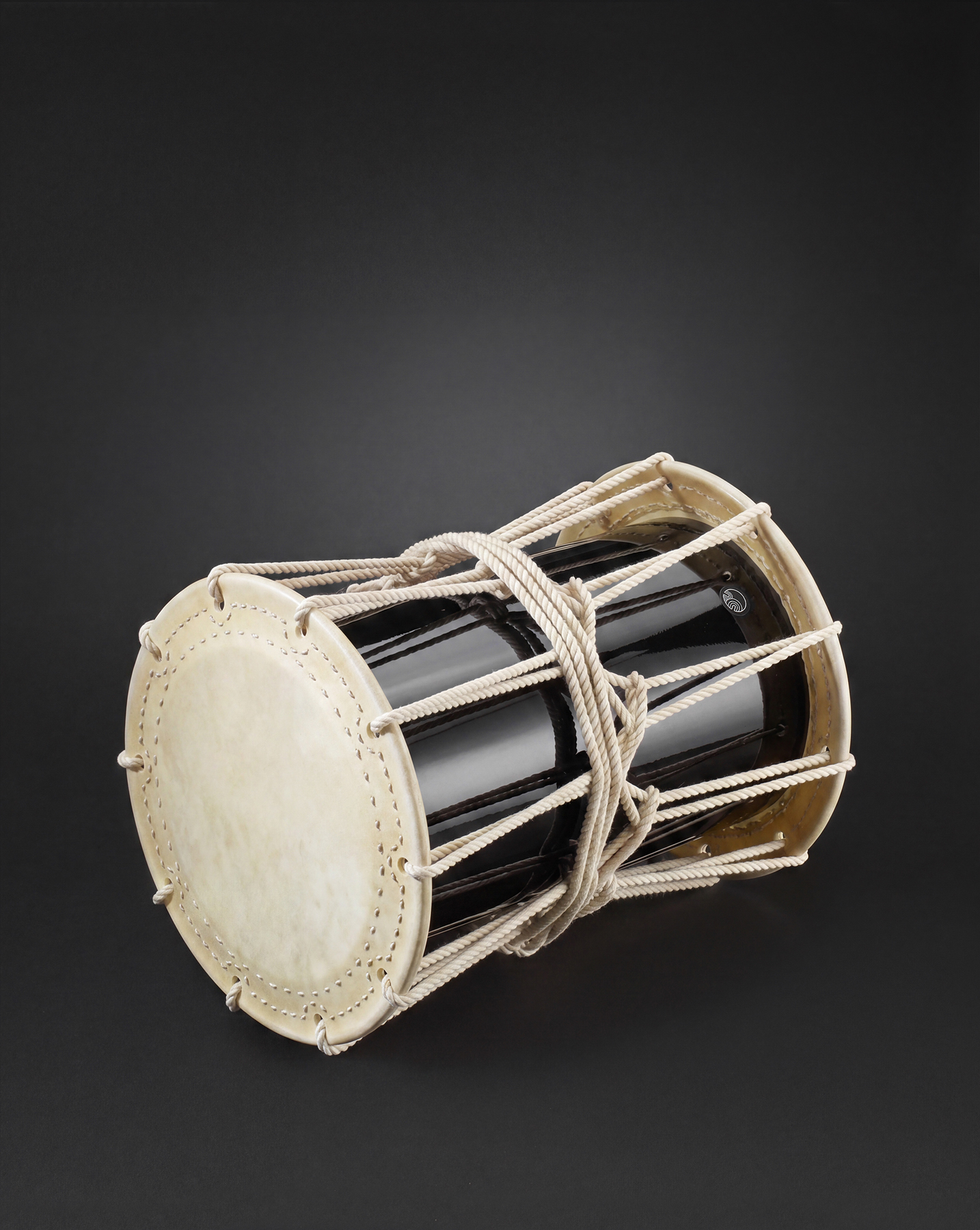 GO Katsugi Taiko drum shiny-black �34cm/h:44cm (550�)