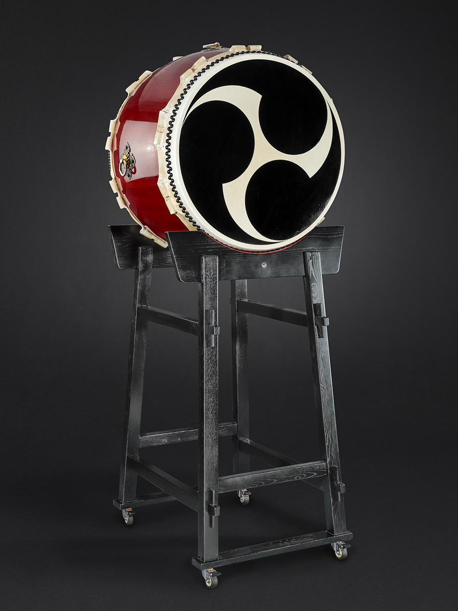 O-Daiko hq, one drumhead with tomoe-logo 85cm/h75cm (3.600)
